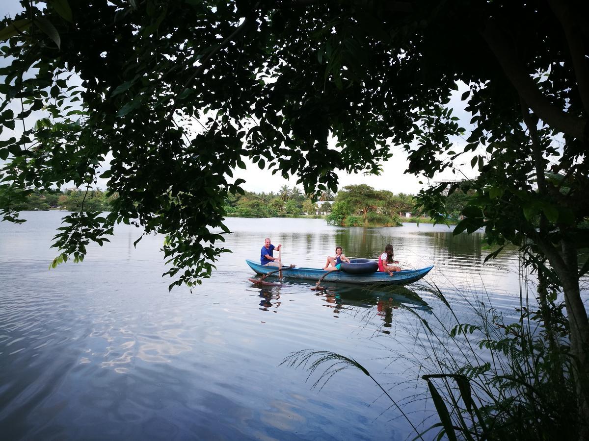 Lake Wave Hotel Anuradhapura Exteriör bild
